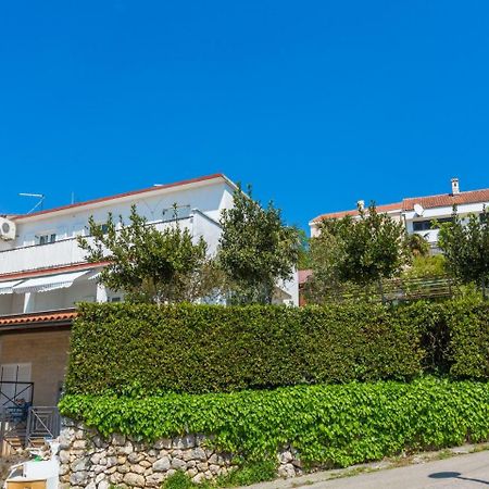 Apartment Jadranka Dramalj Bagian luar foto