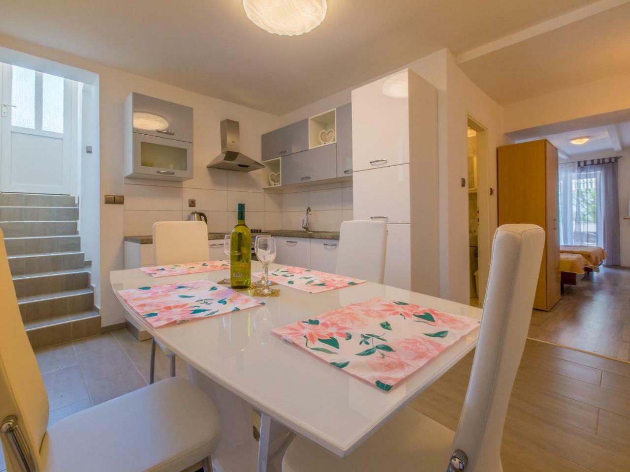 Apartment Jadranka Dramalj Bagian luar foto